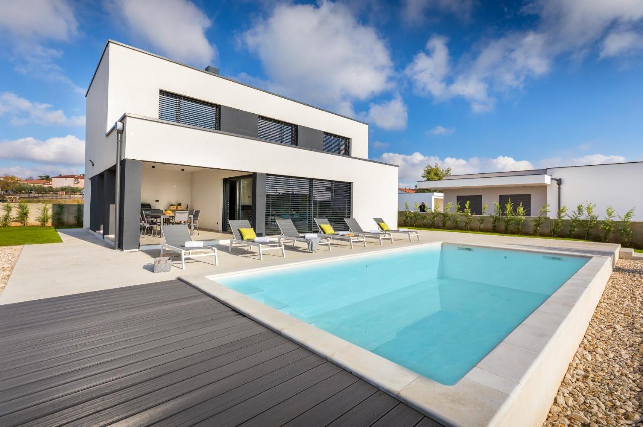 Amazing Private Villa With Outdoor Swimming Pool In Vodnjan Exterior foto